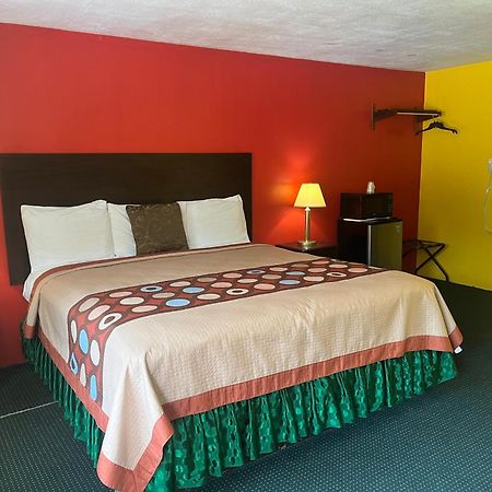 Holly Motel Southampton Екстер'єр фото