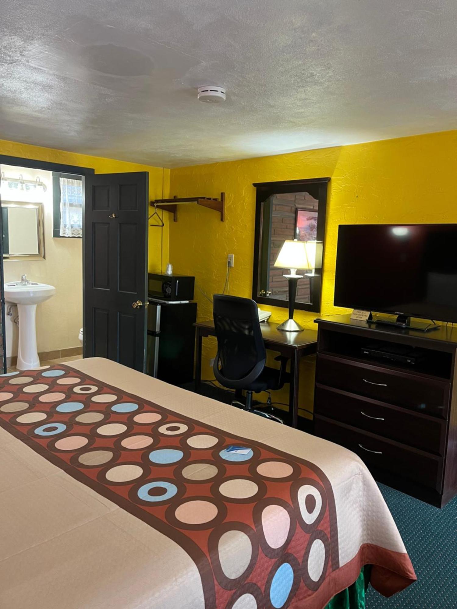 Holly Motel Southampton Екстер'єр фото